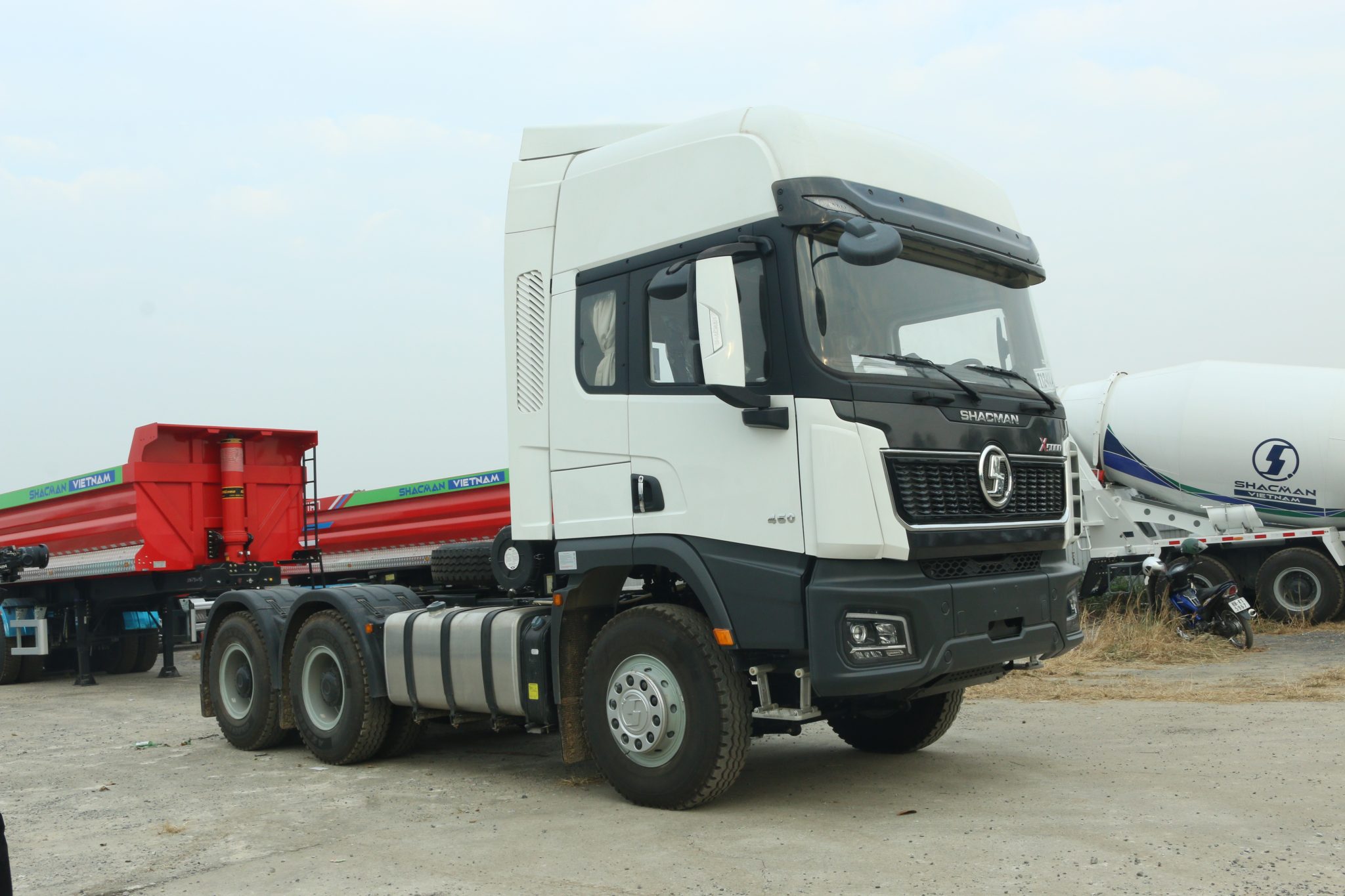 ĐẦU KÉO SHACMAN X5000 CẦU DẦU 6x4